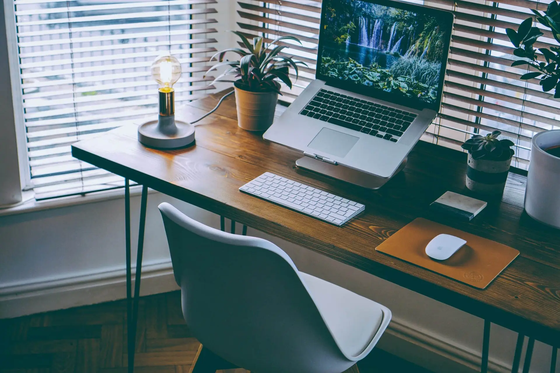 14 Helpful Tips for New Year Digital Decluttering